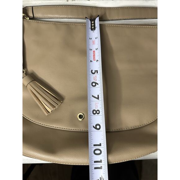 London Fog Collection Camel Brown Shoulder Handbag Purse Soft Faux Leather - Picture 15 of 16